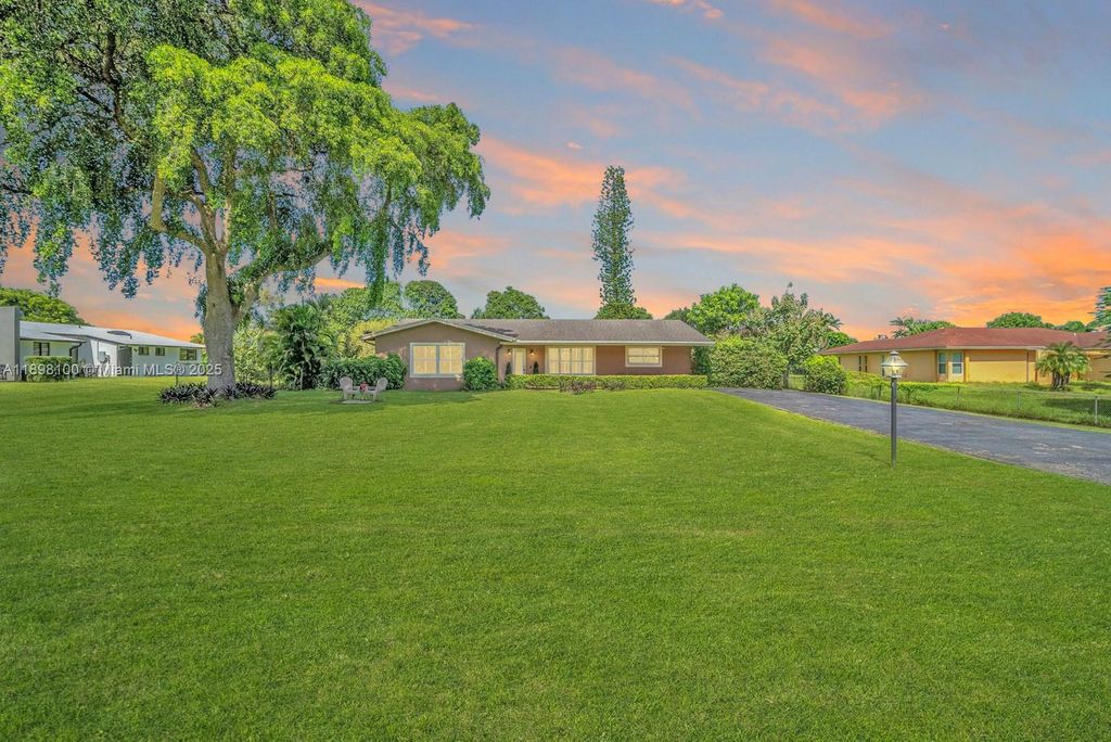 Photo of 17041 SW 48th St, Southwest Ranches, FL 33331 (MLS # A11898100)