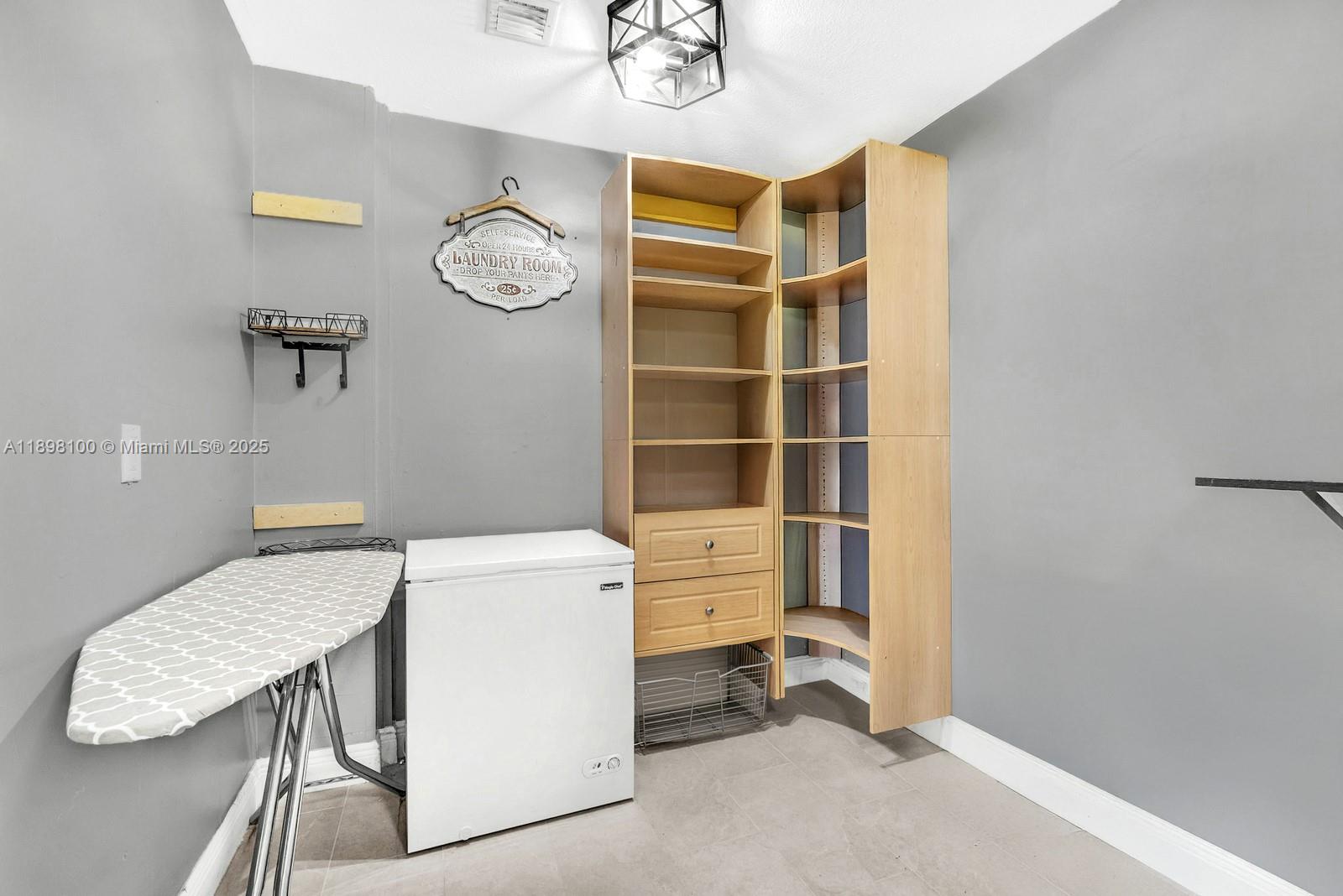 FLA FRUIT LANDS - Residential