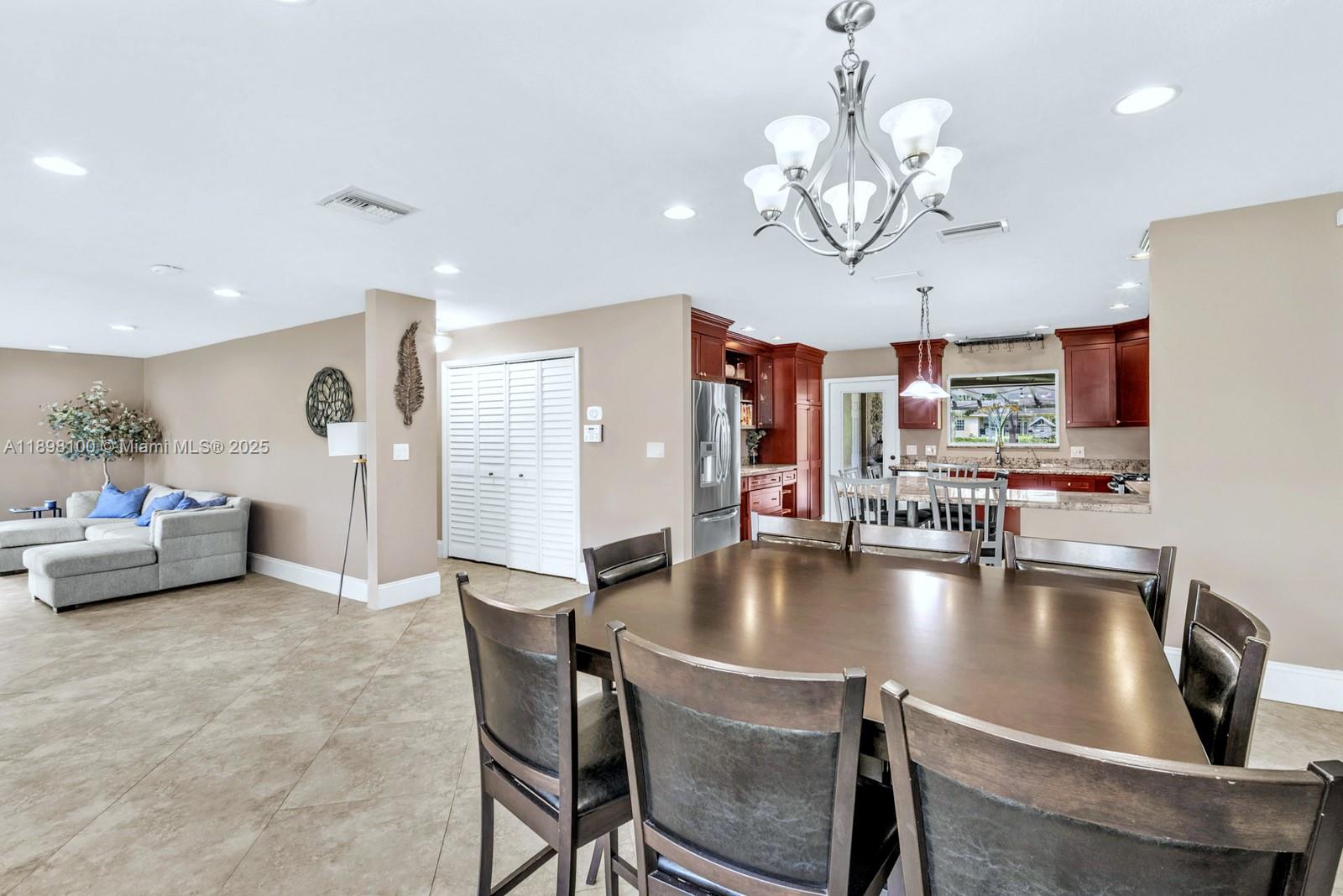 FLA FRUIT LANDS - Residential