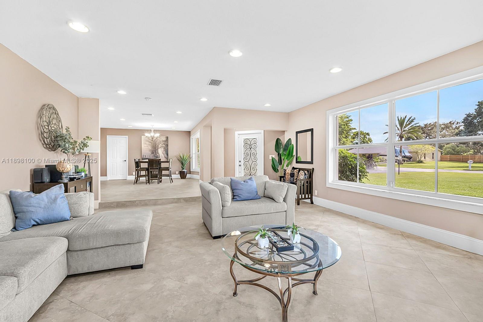 FLA FRUIT LANDS - Residential