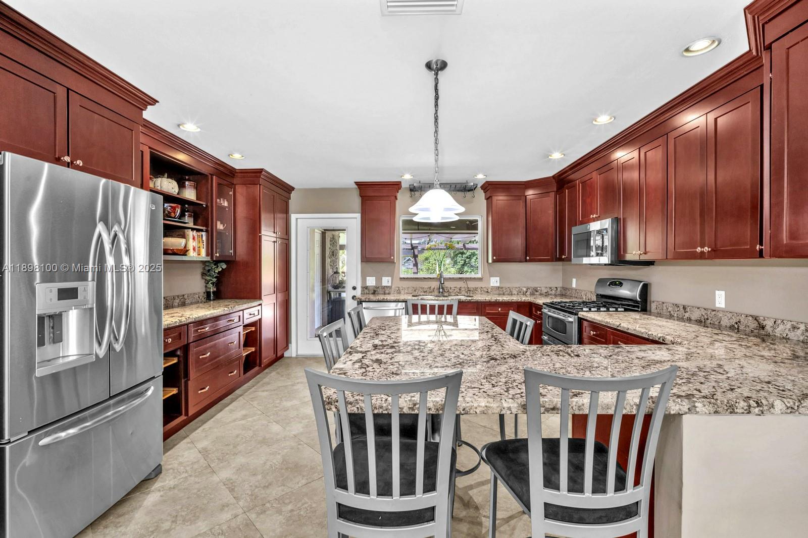 FLA FRUIT LANDS - Residential