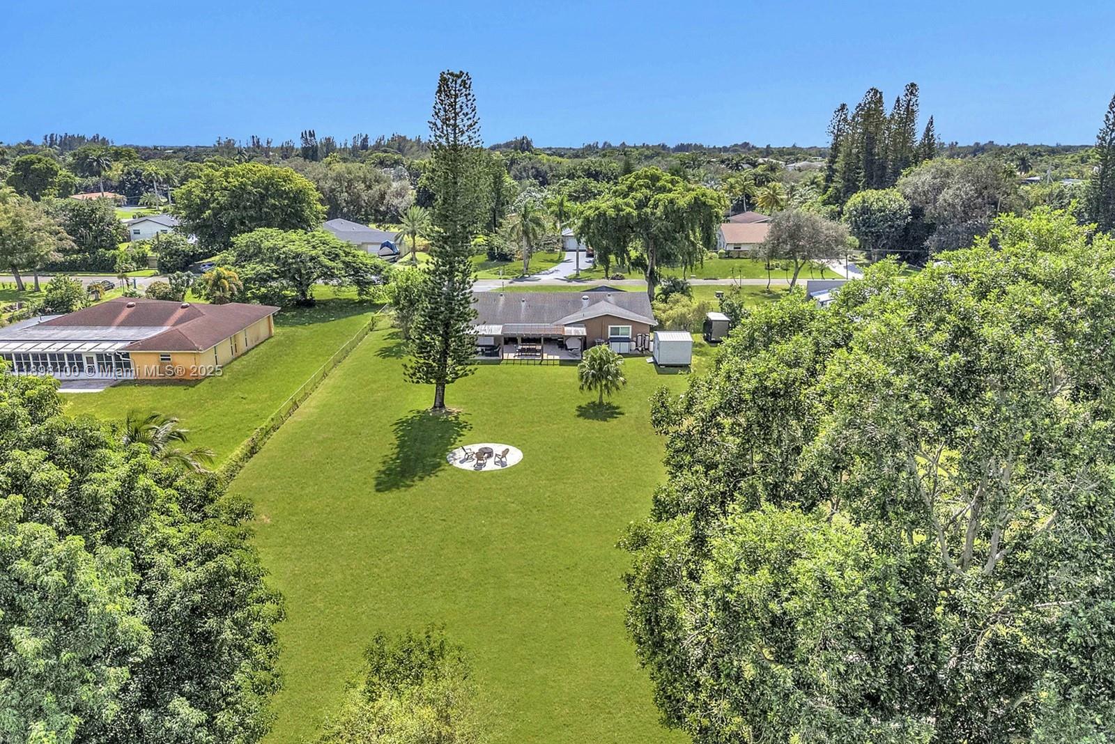 FLA FRUIT LANDS - Residential