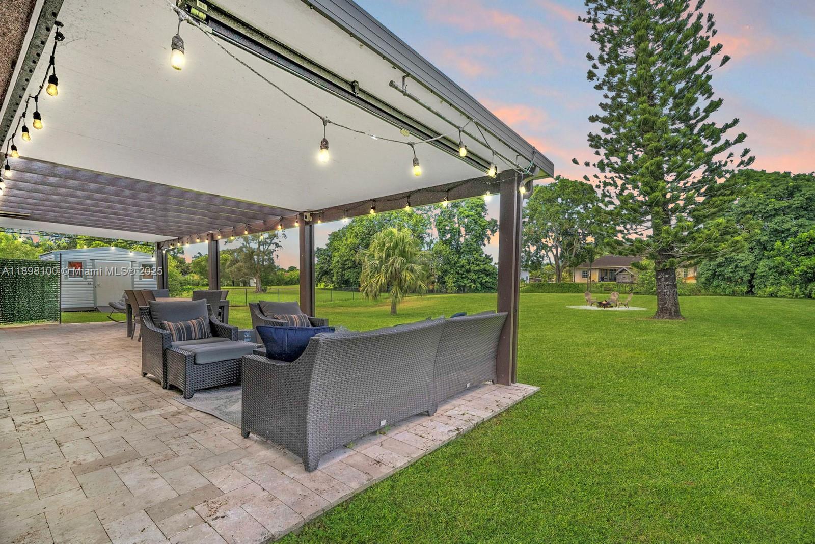 FLA FRUIT LANDS - Residential