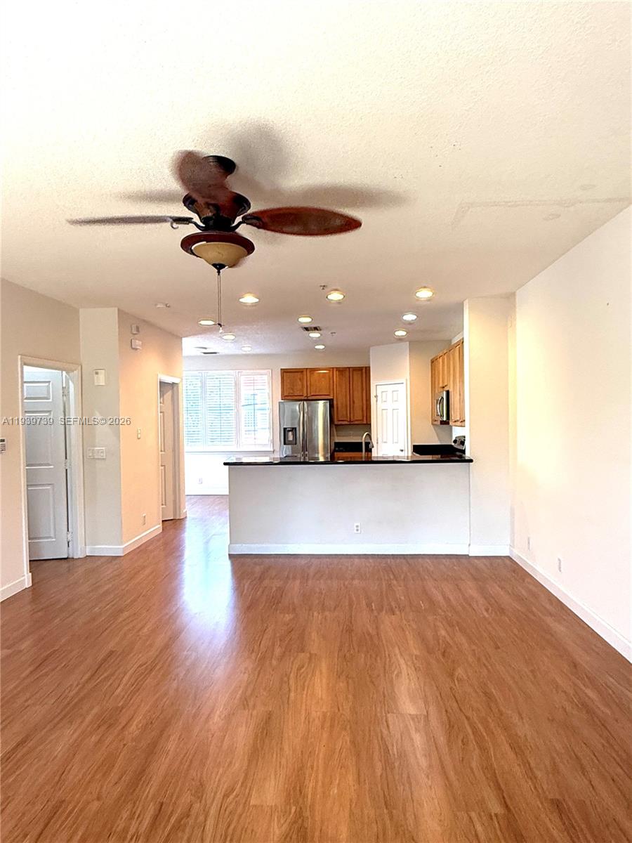 GREENWICH - Residential