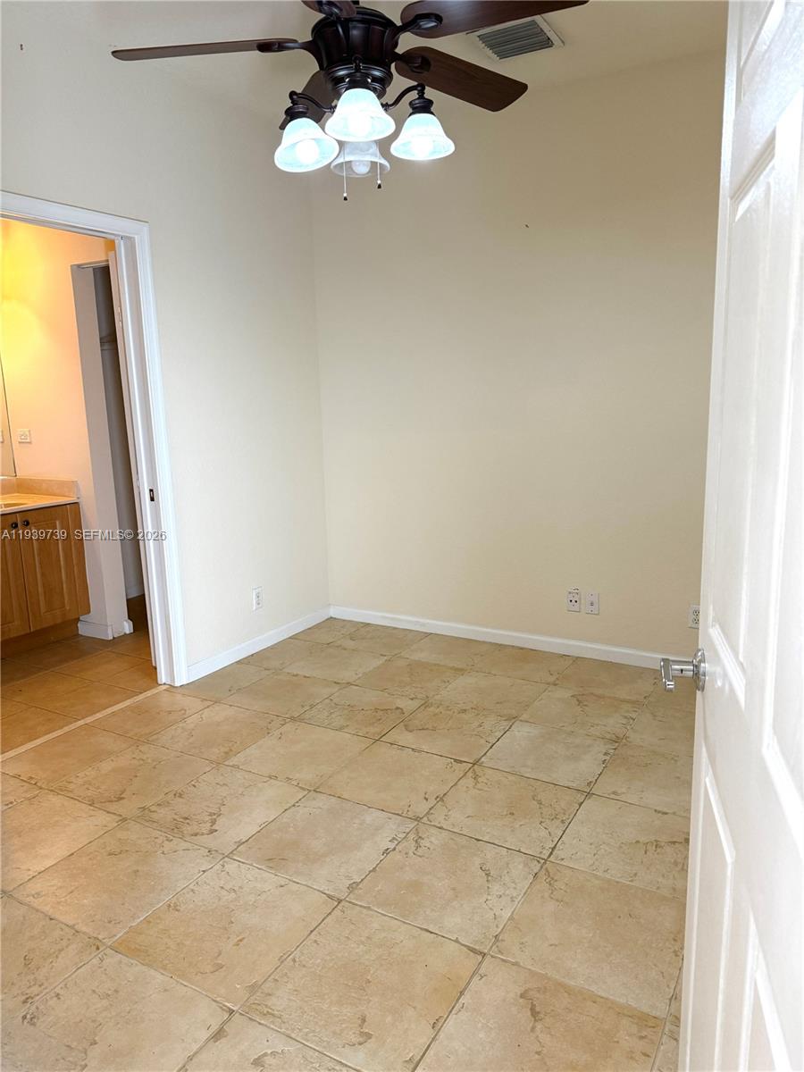 GREENWICH - Residential