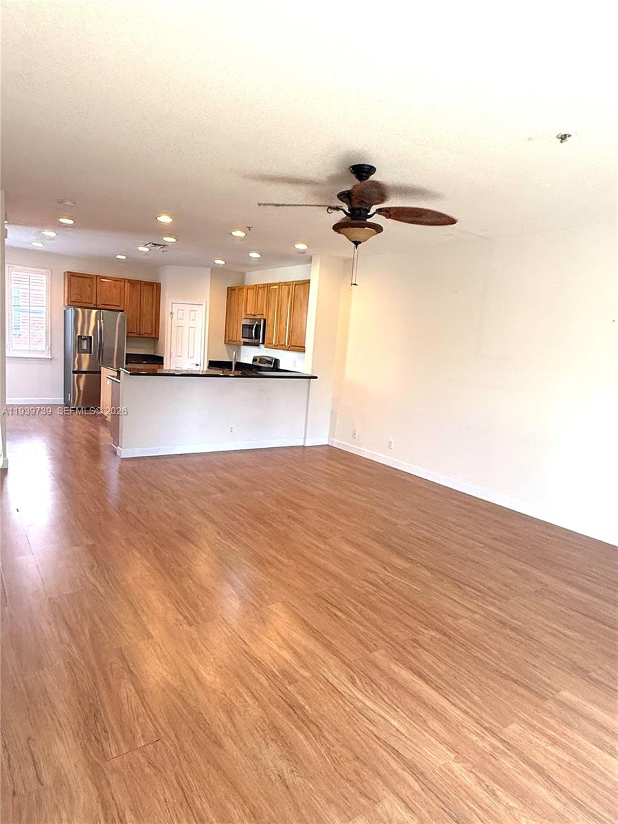 GREENWICH - Residential