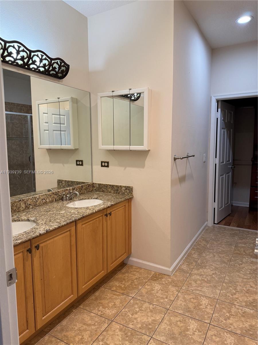 GREENWICH - Residential