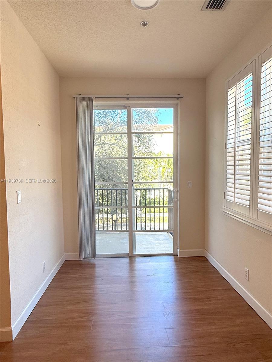 GREENWICH - Residential