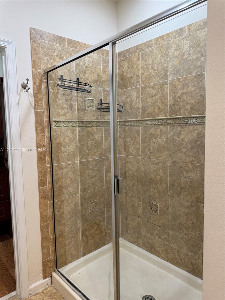 GREENWICH - Residential