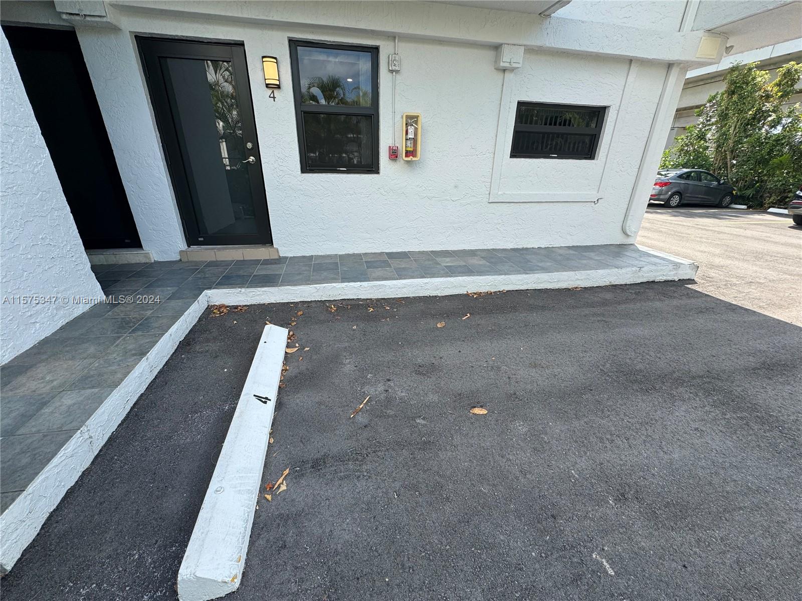 THE ROADS CONDO APTS - Residential Lease