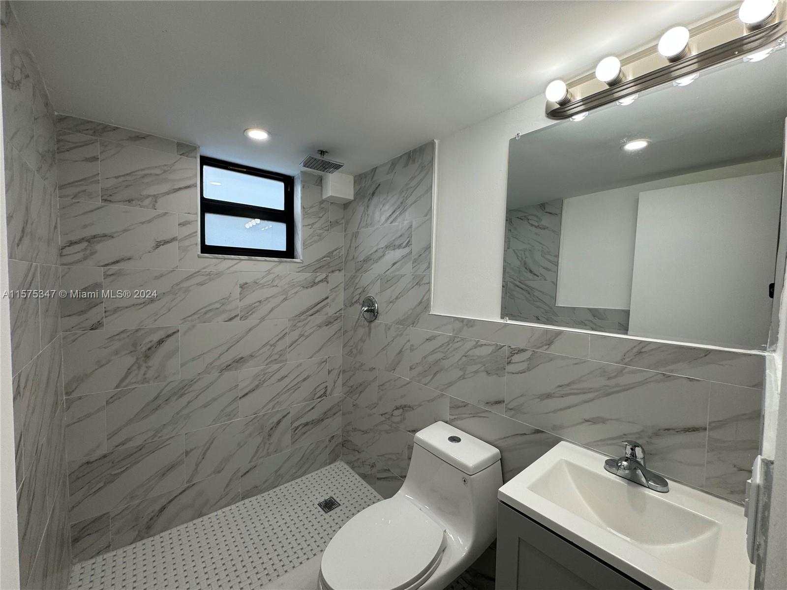 THE ROADS CONDO APTS - Residential Lease