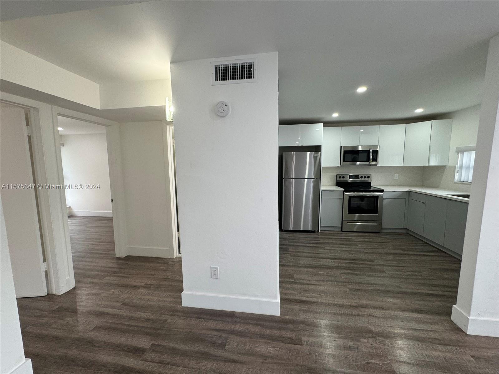 THE ROADS CONDO APTS - Residential Lease