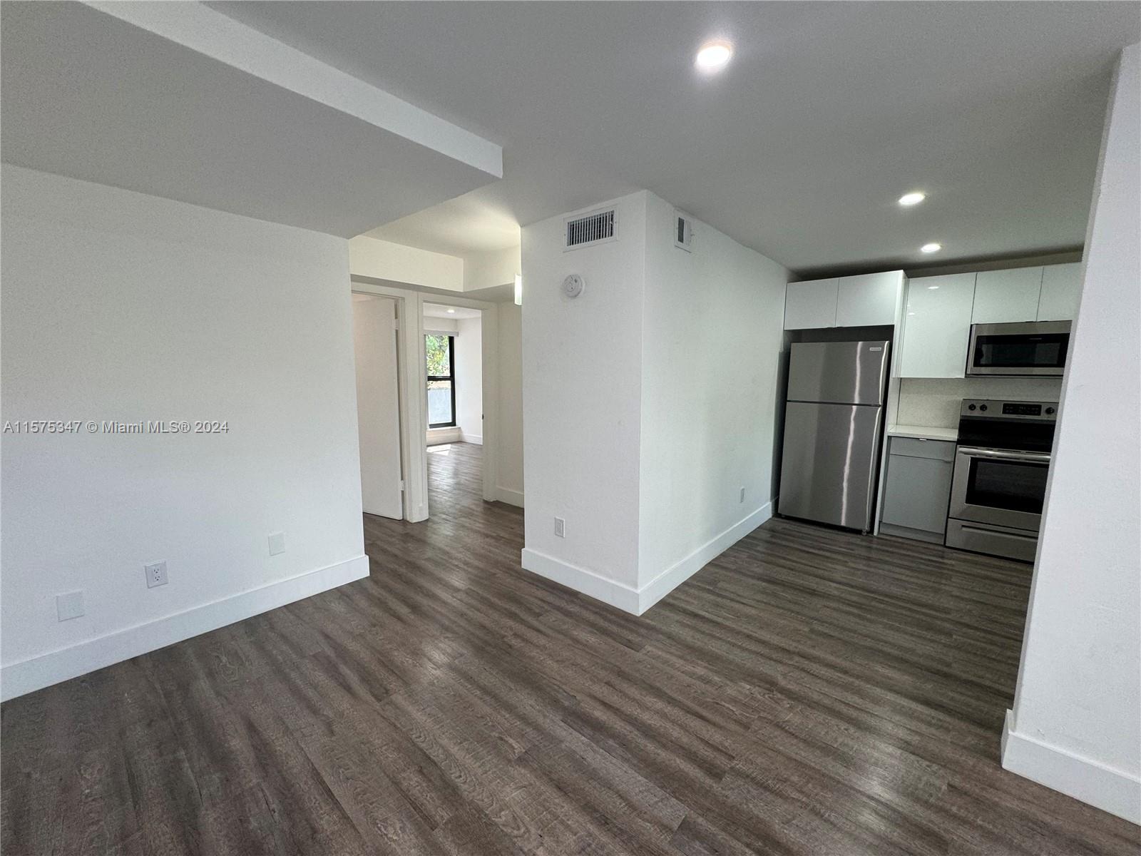 THE ROADS CONDO APTS - Residential Lease