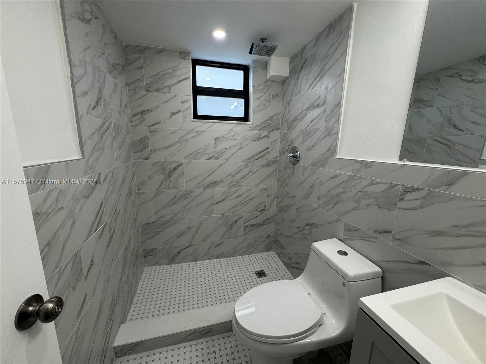 THE ROADS CONDO APTS - Residential Lease