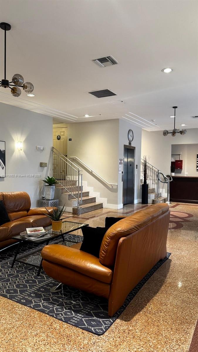 WELWORTH CONDO - Residential Lease