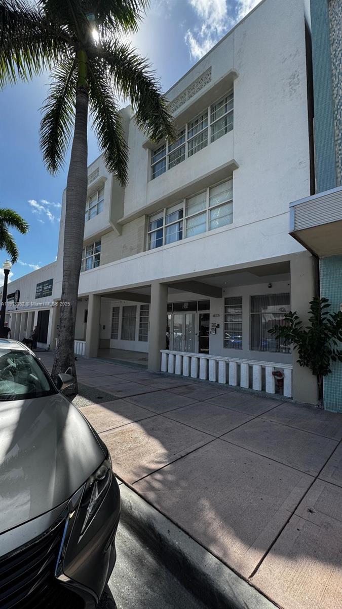 WELWORTH CONDO - Residential Lease