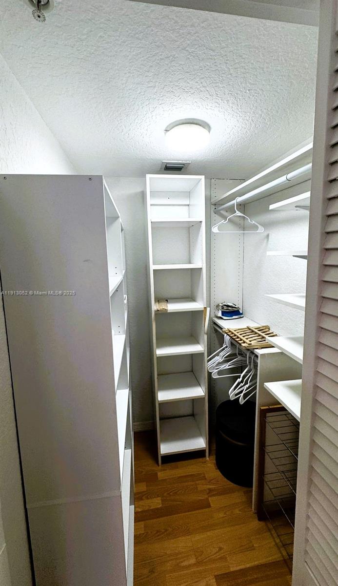 WELWORTH CONDO - Residential Lease