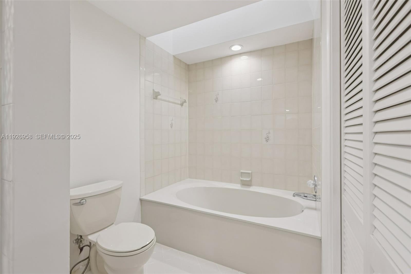 MARBELLA WOODS - Residential