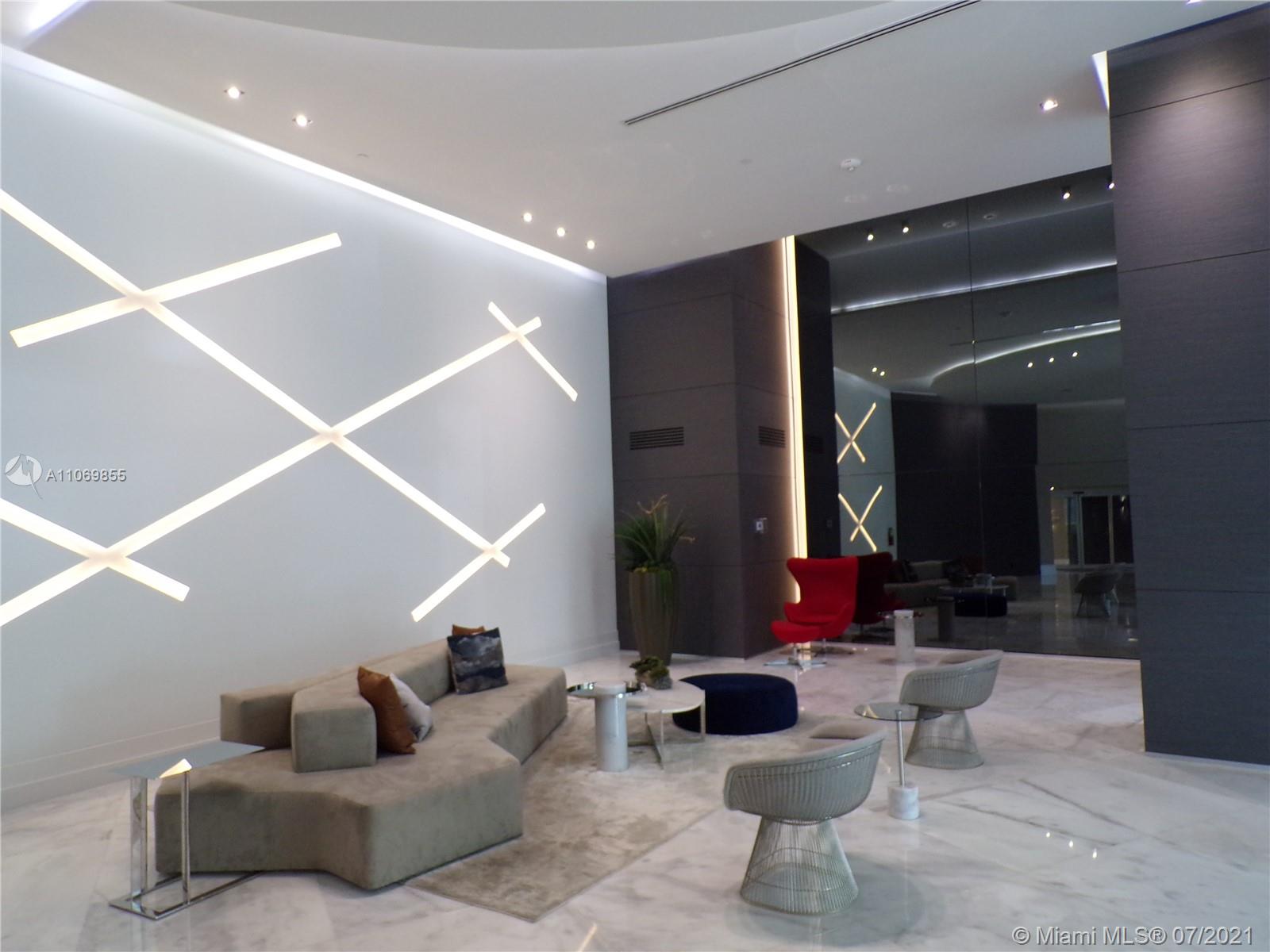 PARC CENTRAL AVENTURA EAS - Residential Lease