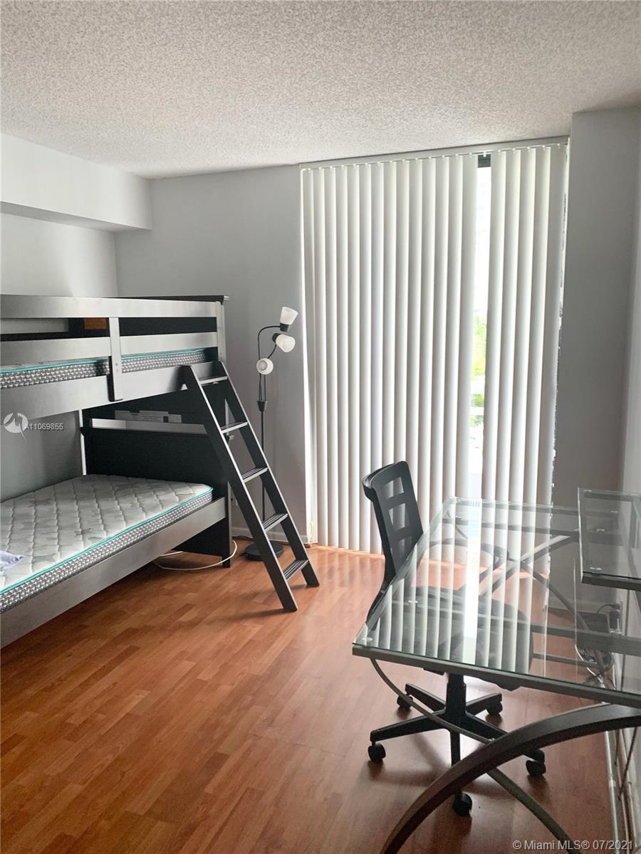 PARC CENTRAL AVENTURA EAS - Residential Lease