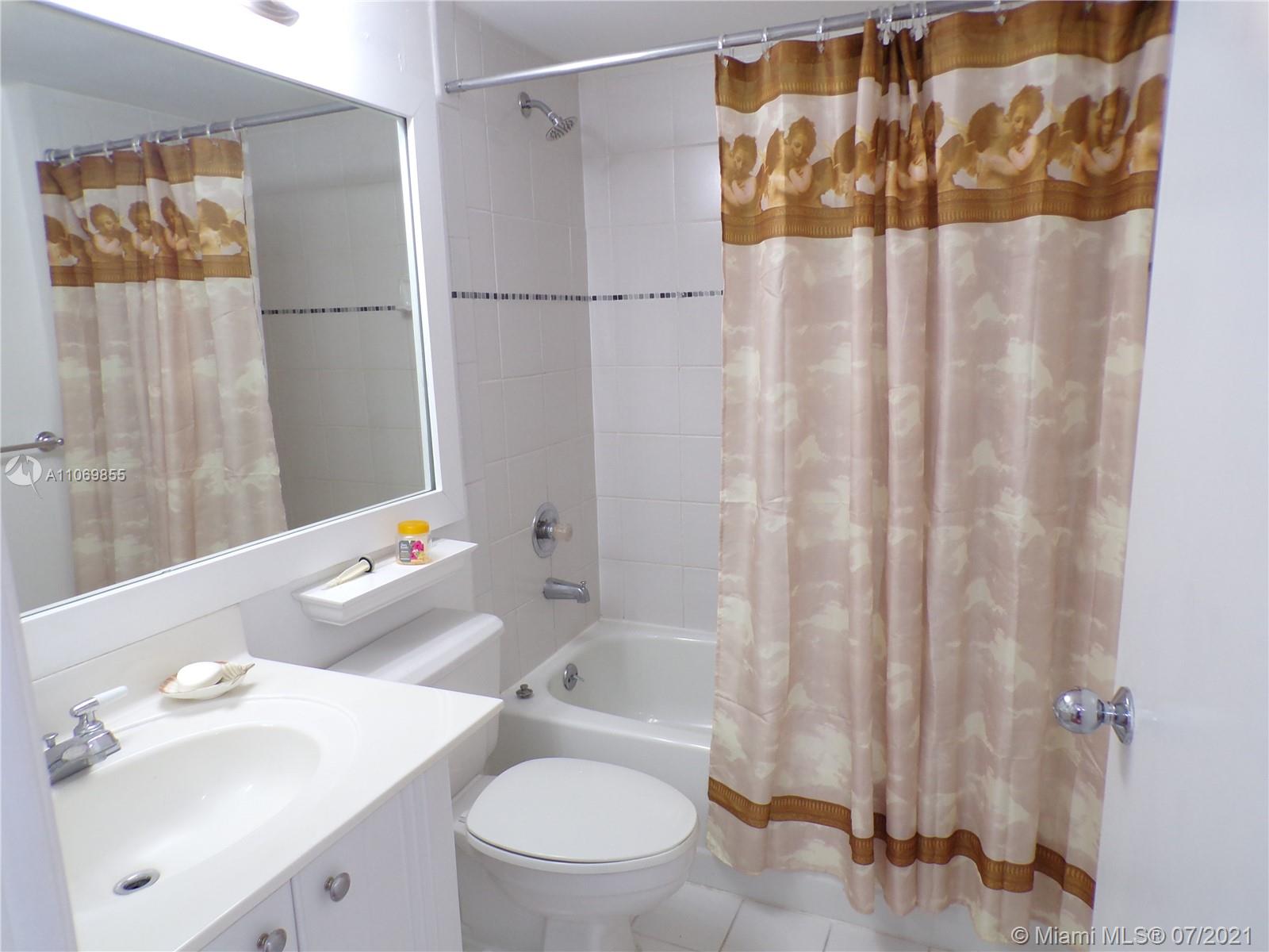 PARC CENTRAL AVENTURA EAS - Residential Lease