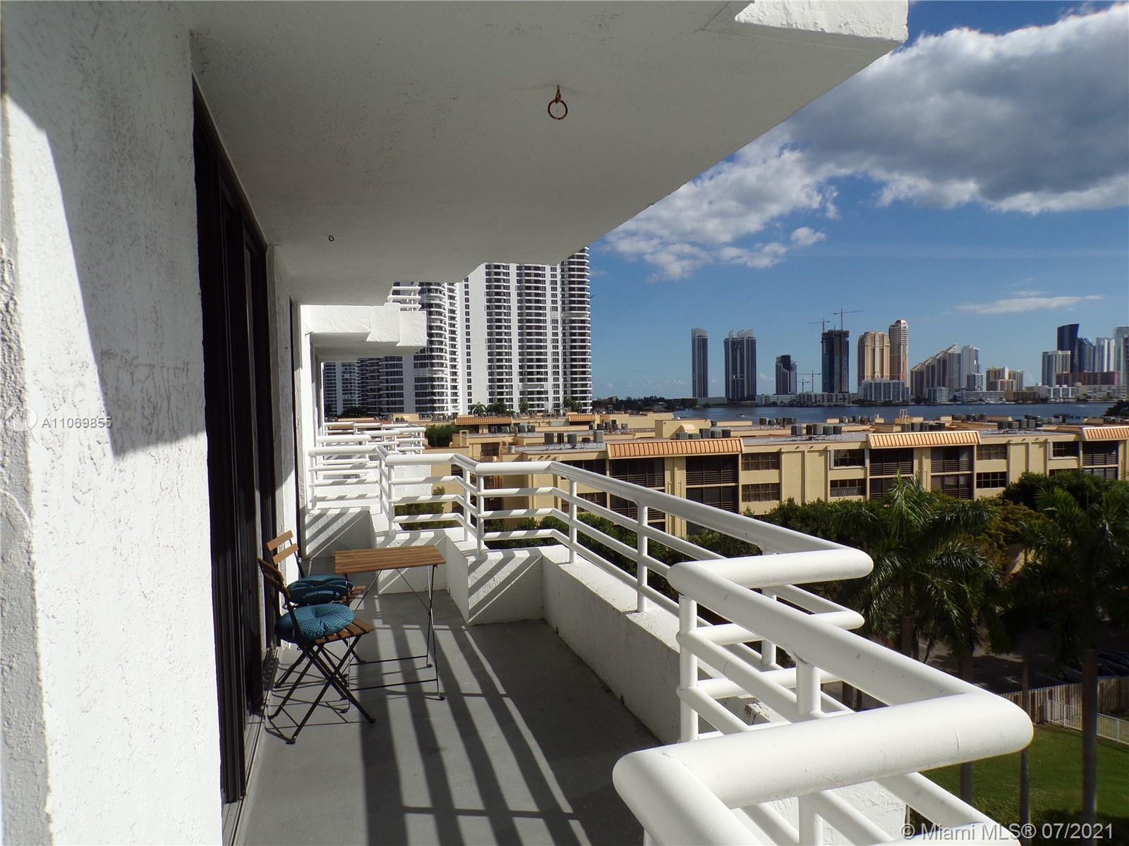 PARC CENTRAL AVENTURA EAS - Residential Lease