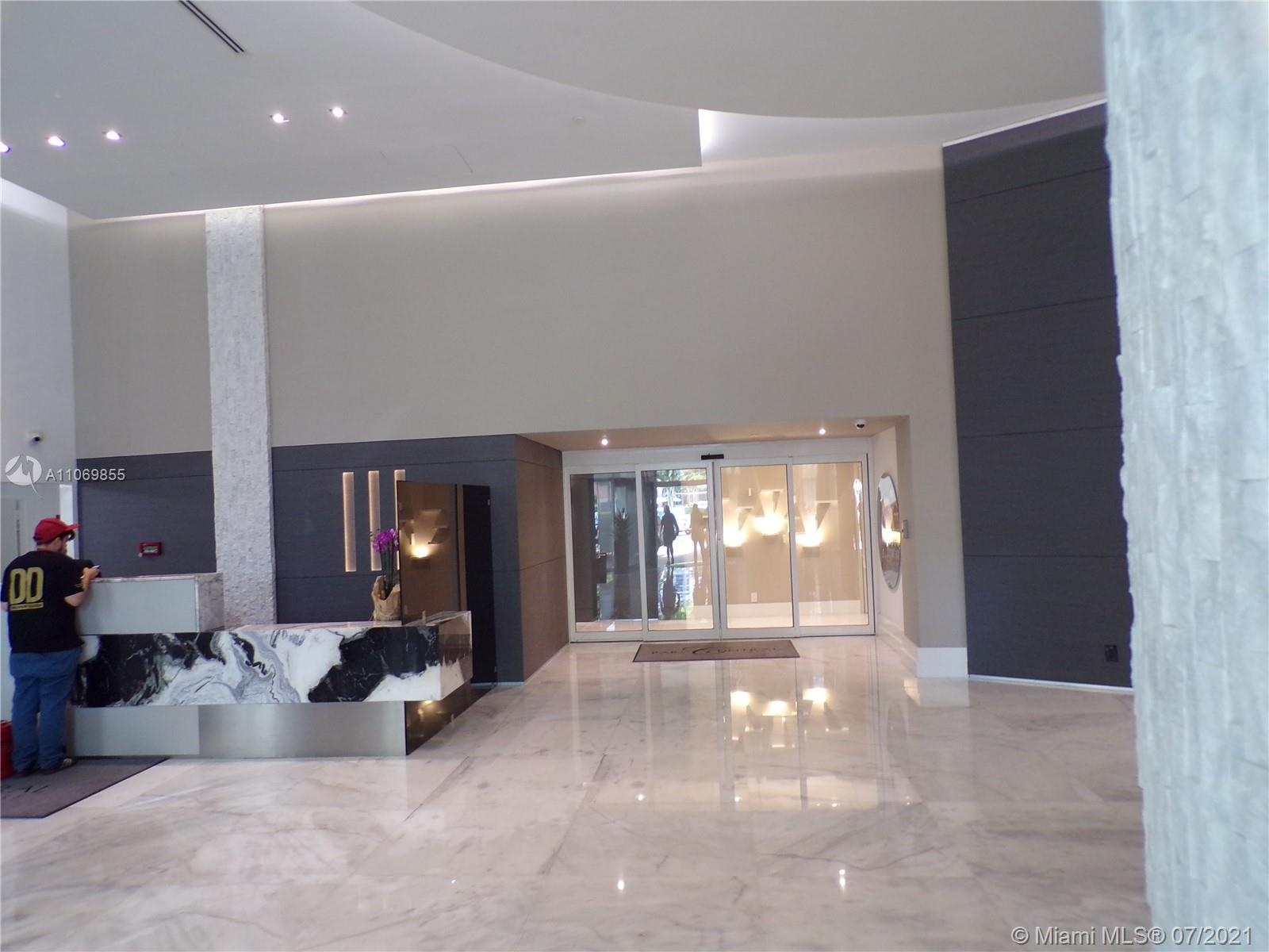 PARC CENTRAL AVENTURA EAS - Residential Lease