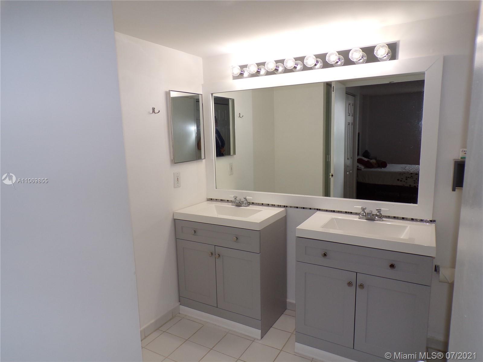 PARC CENTRAL AVENTURA EAS - Residential Lease