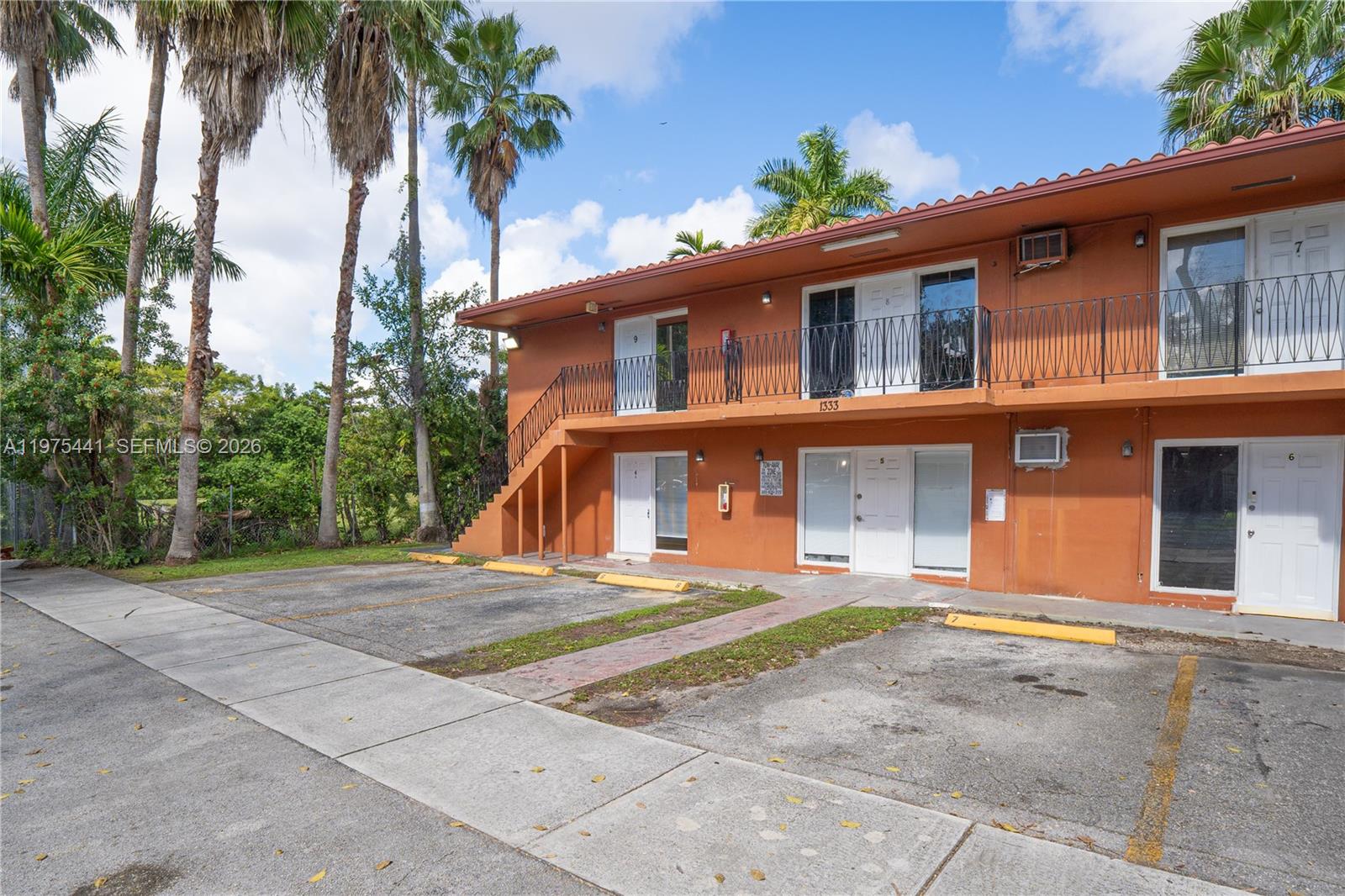 GOLFVIEW PARK - Residential Lease