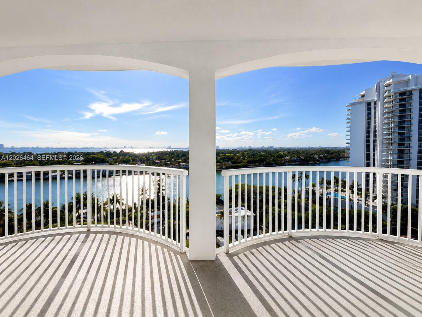 THE CARRIAGE HOUSE CONDO - Residential