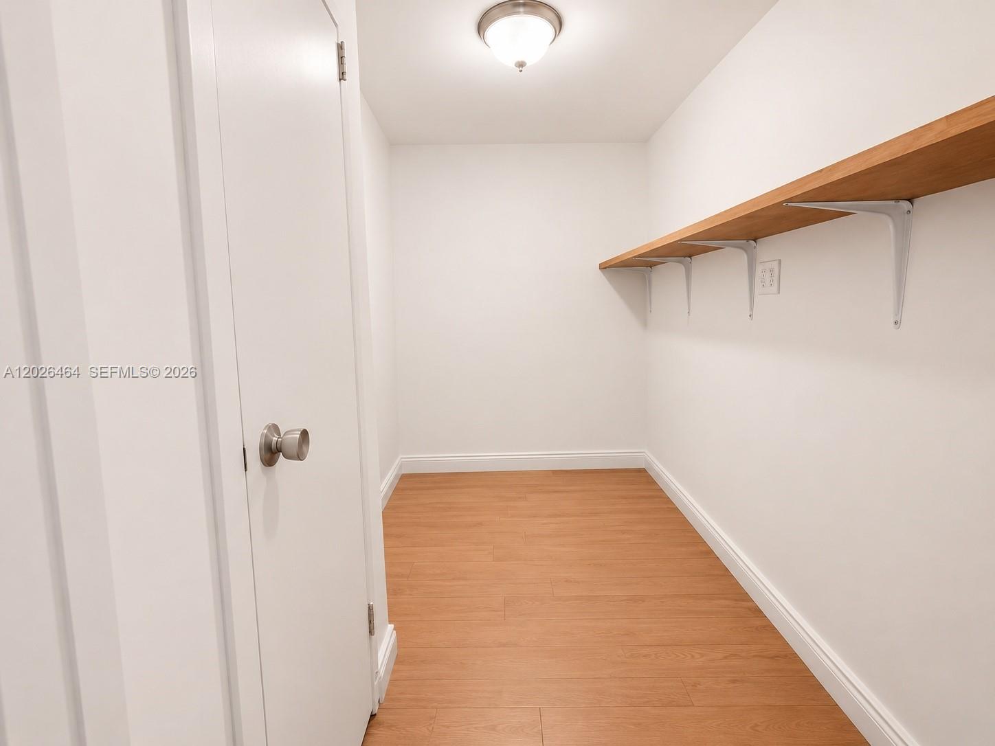 5401 Collins Ave 1022