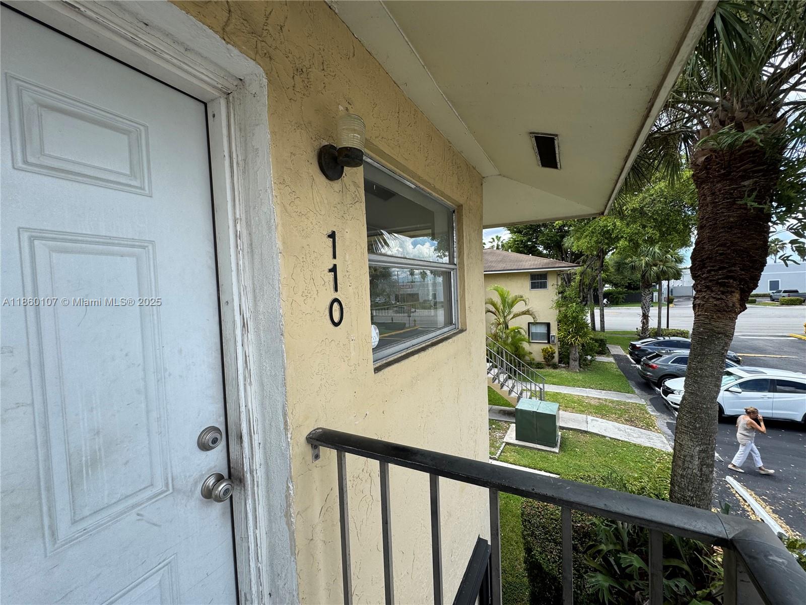 15699 SW 73rd Cir Ter 1-10