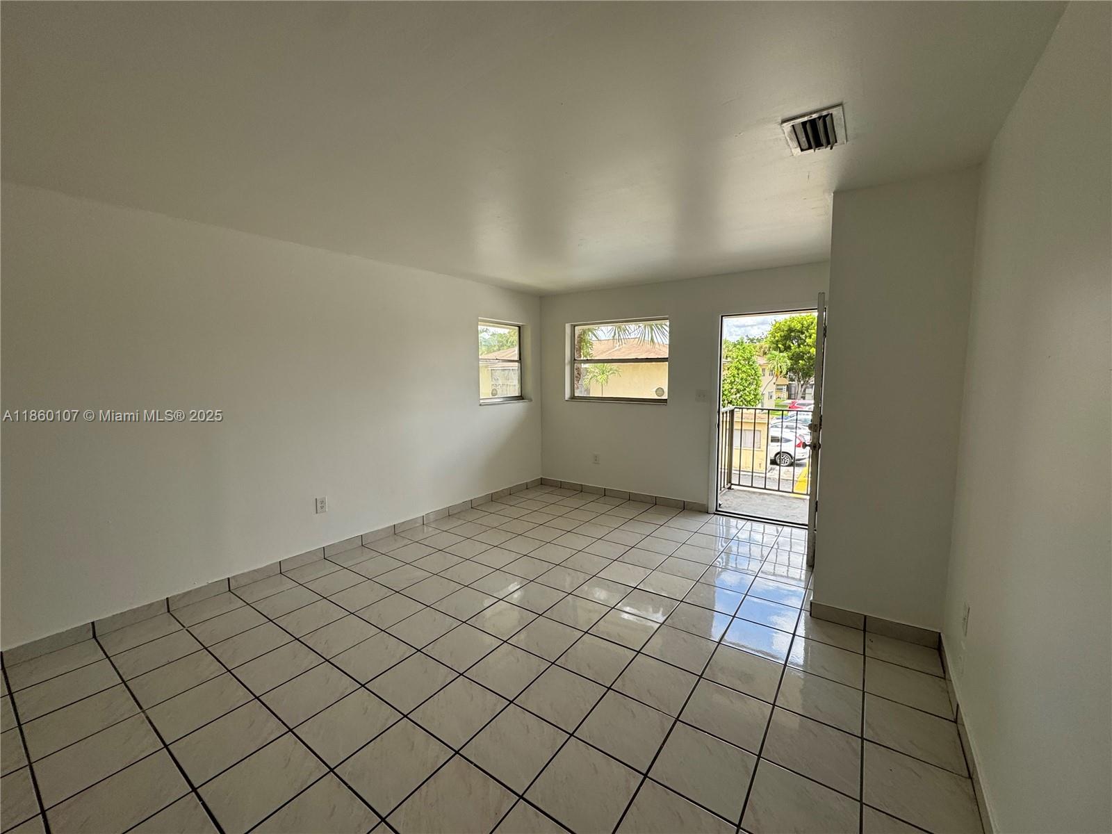 15699 SW 73rd Cir Ter 1-10
