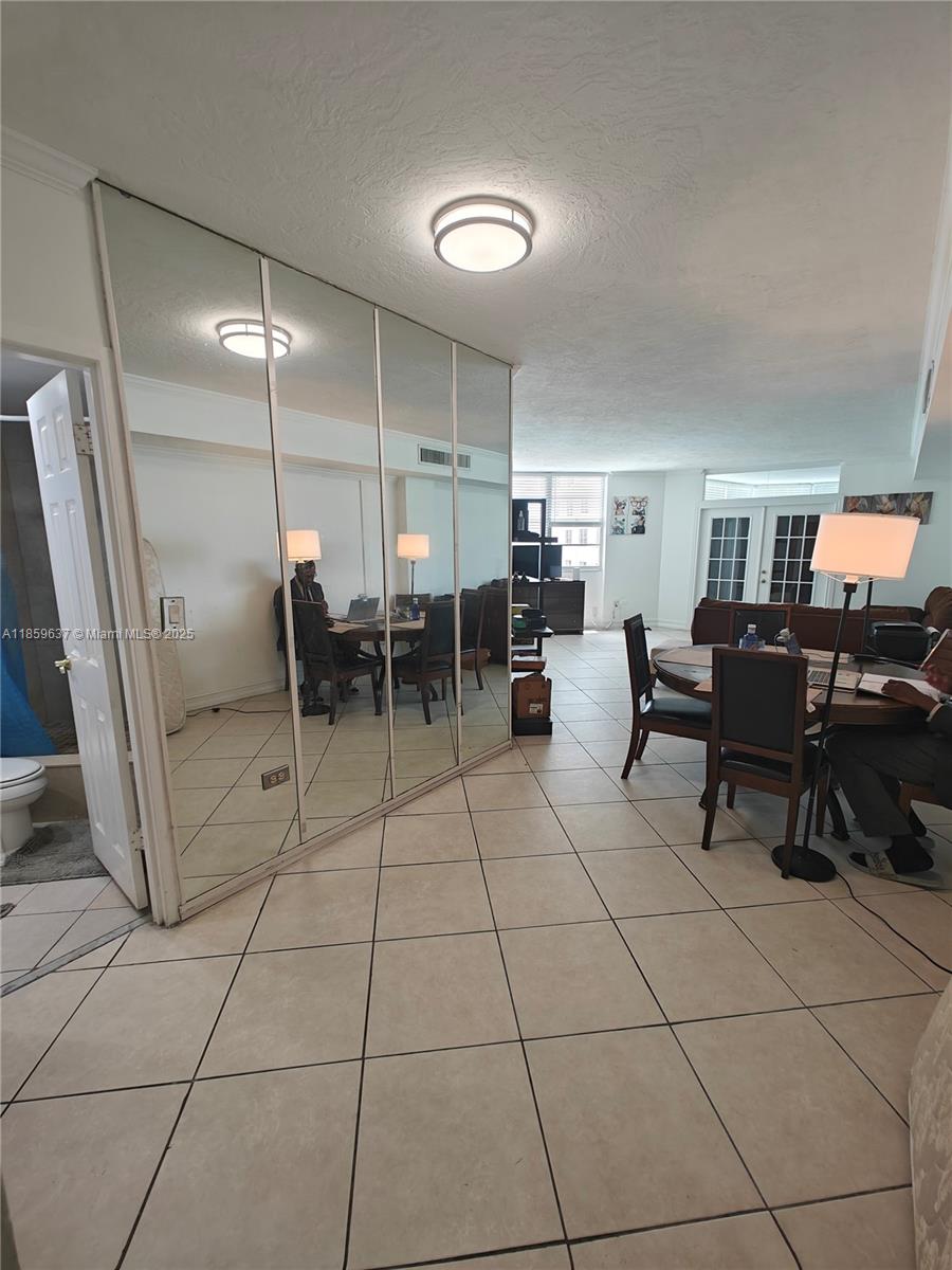 825 Brickell Bay Dr 1042