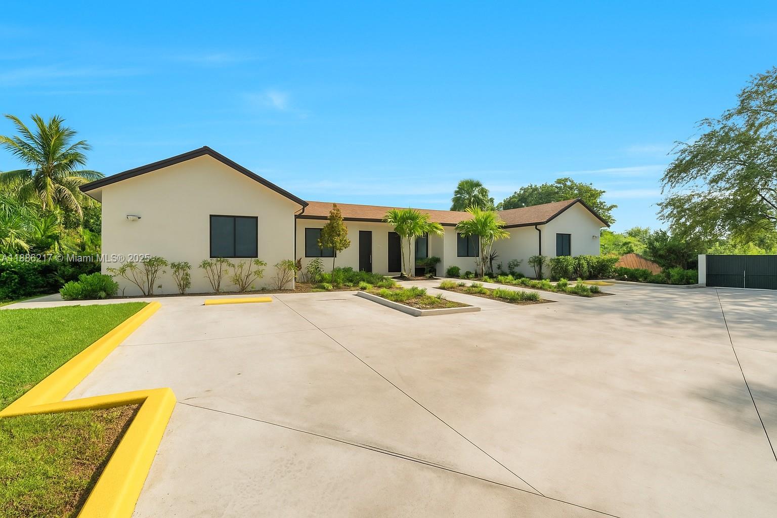 HOLLYWOOD COUNTRY ESTATES - Residential Lease