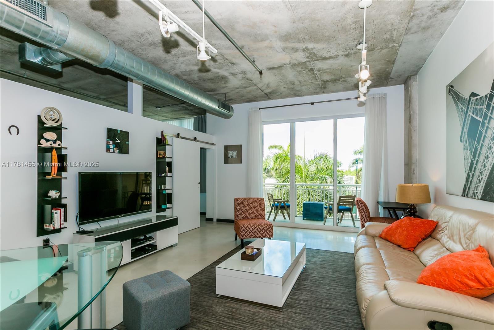 2001 Biscayne Blvd 3306