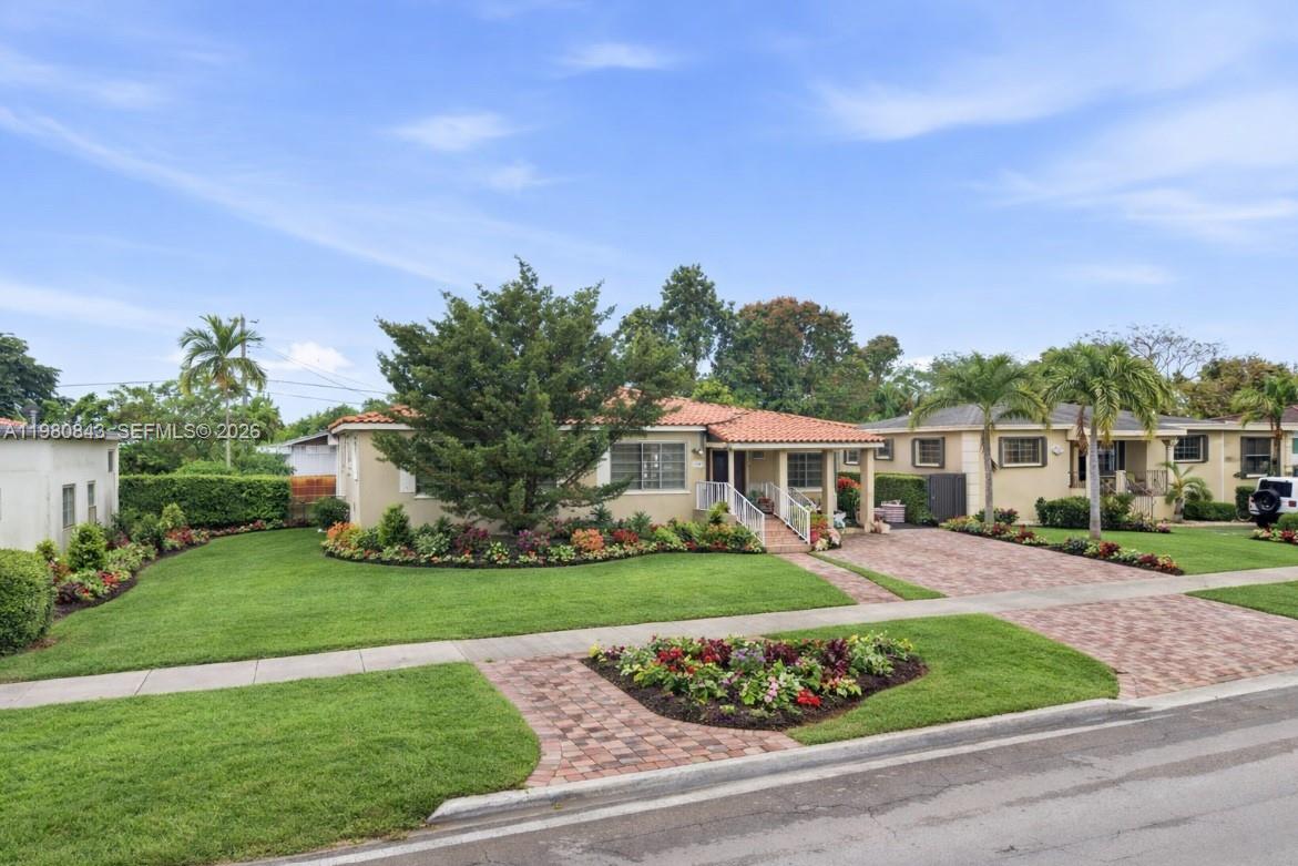 MIRACLE MANOR - Residential