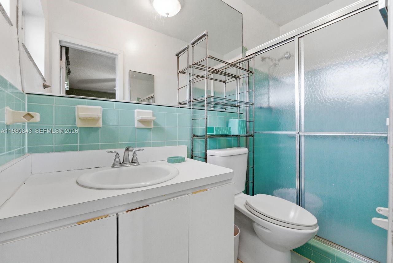 MIRACLE MANOR - Residential