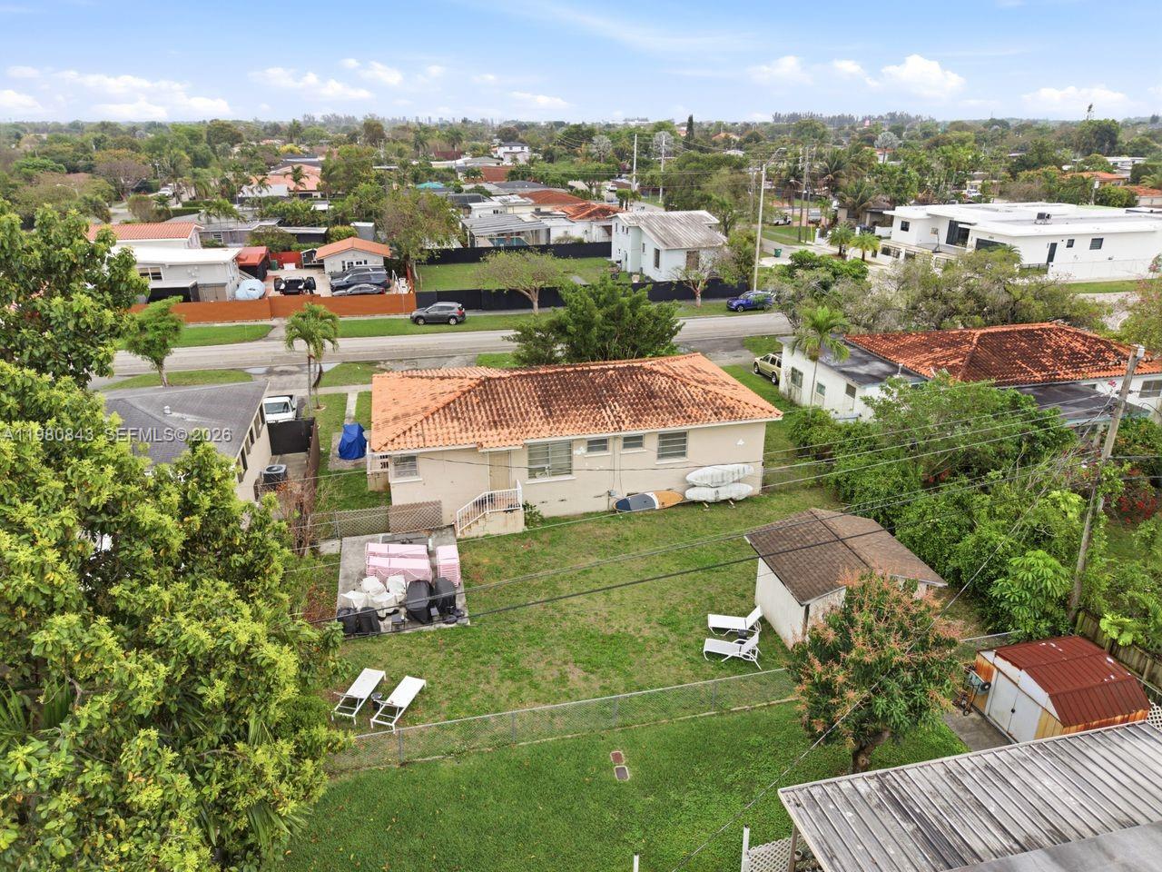 MIRACLE MANOR - Residential