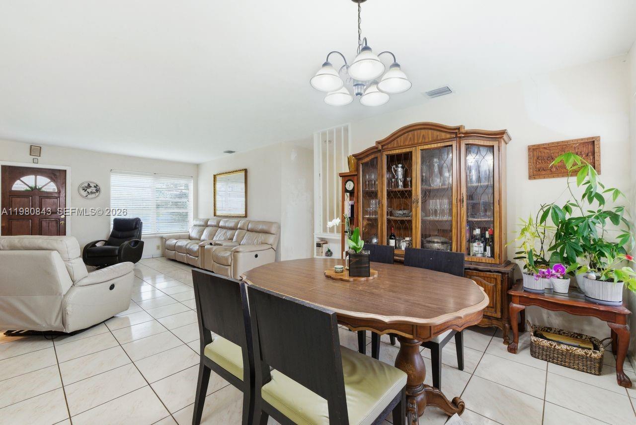 MIRACLE MANOR - Residential