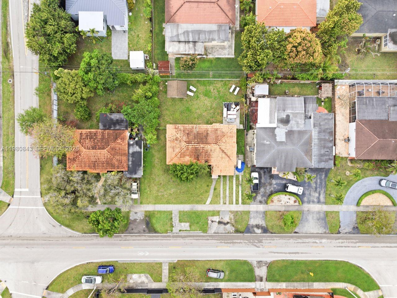 MIRACLE MANOR - Residential