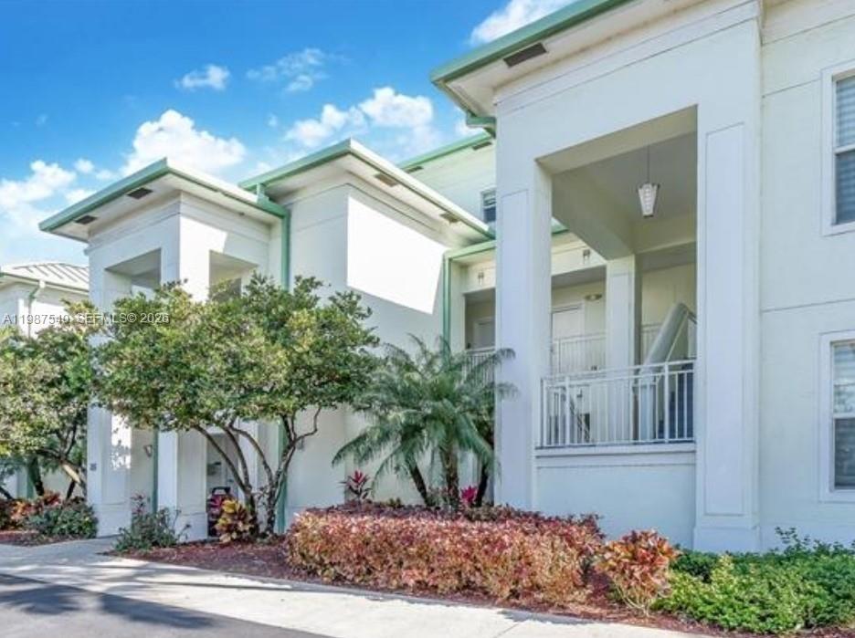 The Blue Provident - Residential