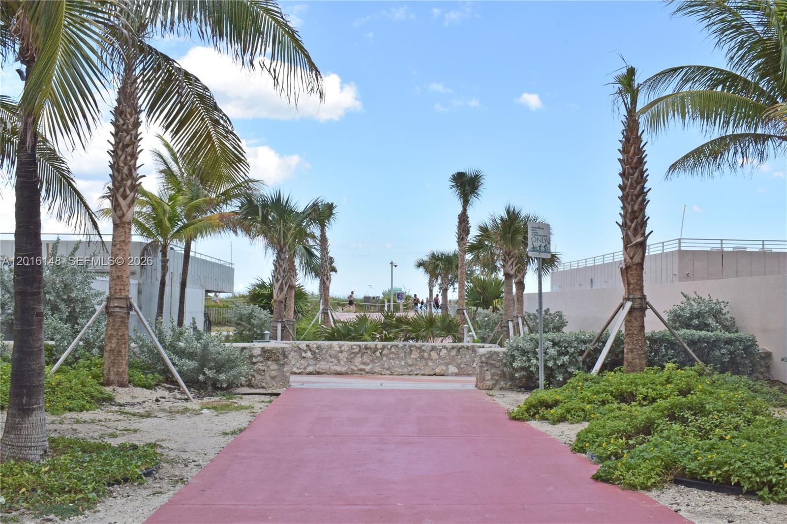 THE PRESIDENTIAL CONDO - Residential Lease
