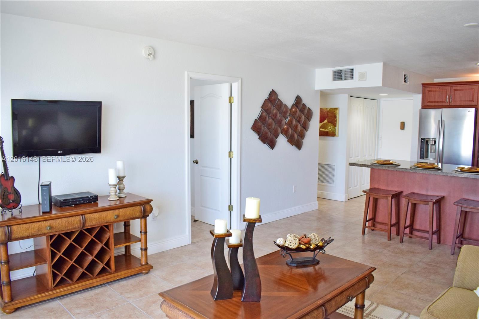 THE PRESIDENTIAL CONDO - Residential Lease