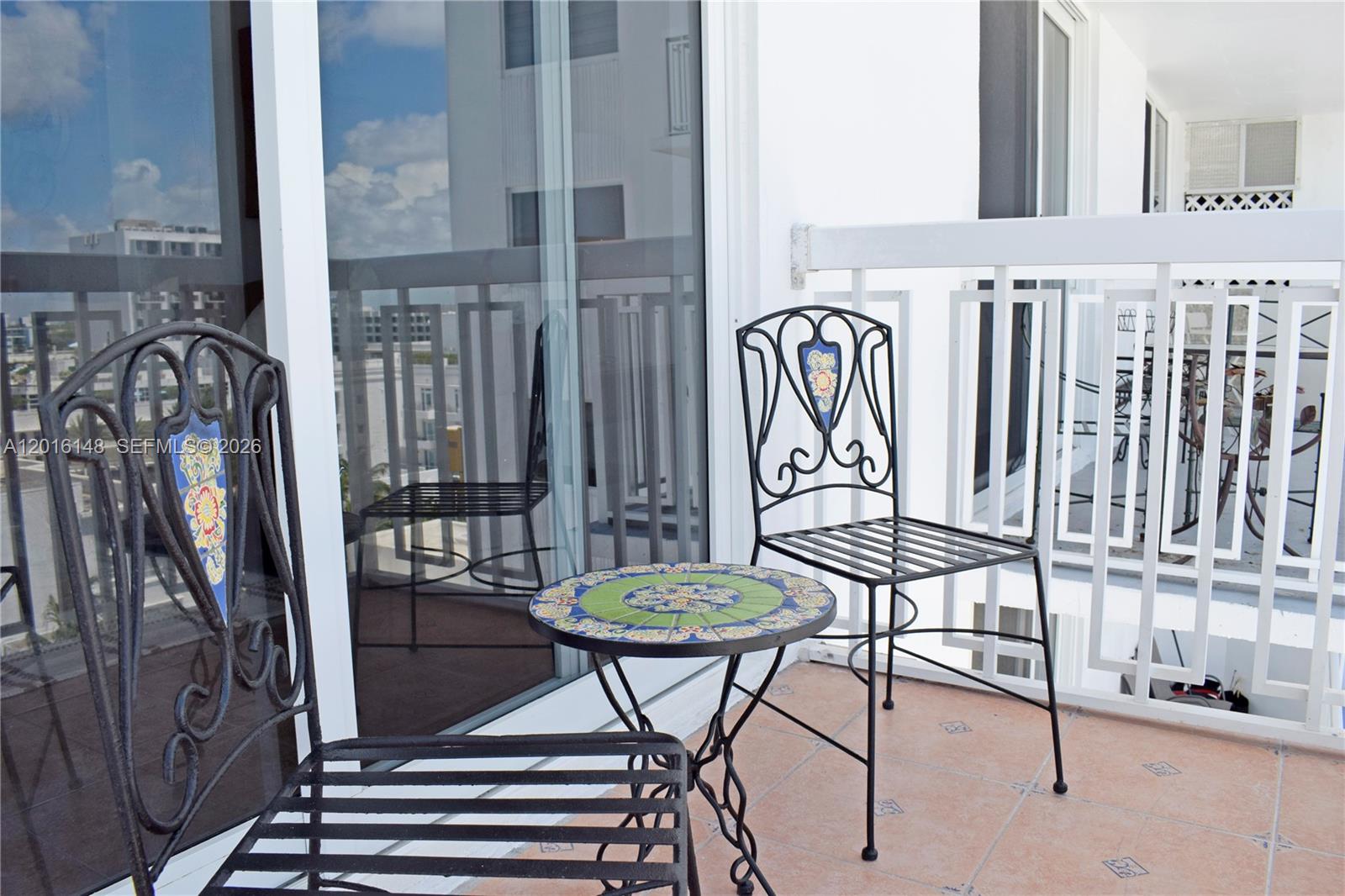 THE PRESIDENTIAL CONDO - Residential Lease