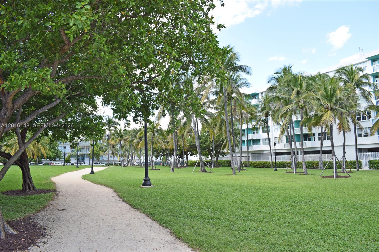 THE PRESIDENTIAL CONDO - Residential Lease
