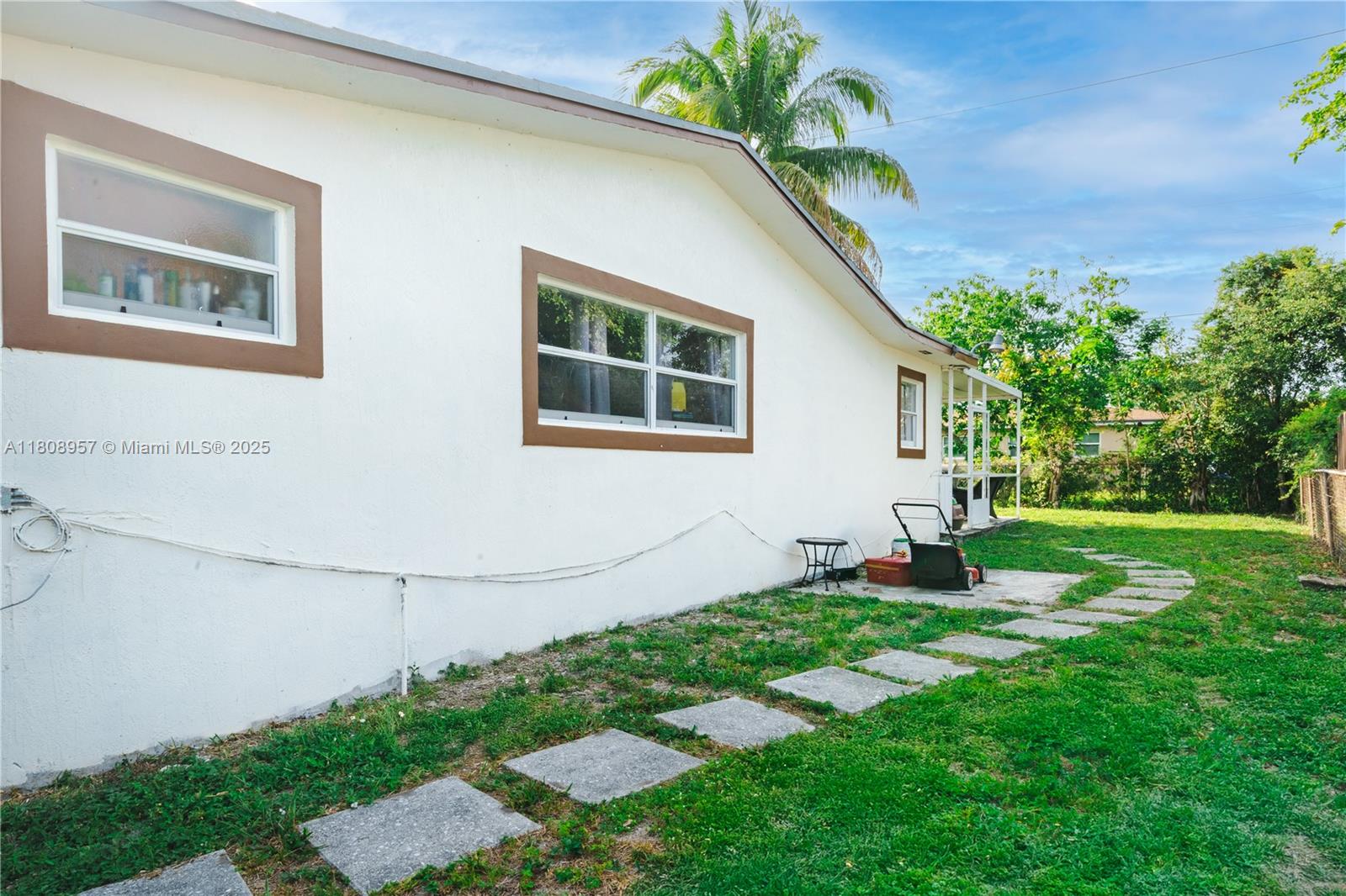 WESTON VILLAGE - Residential