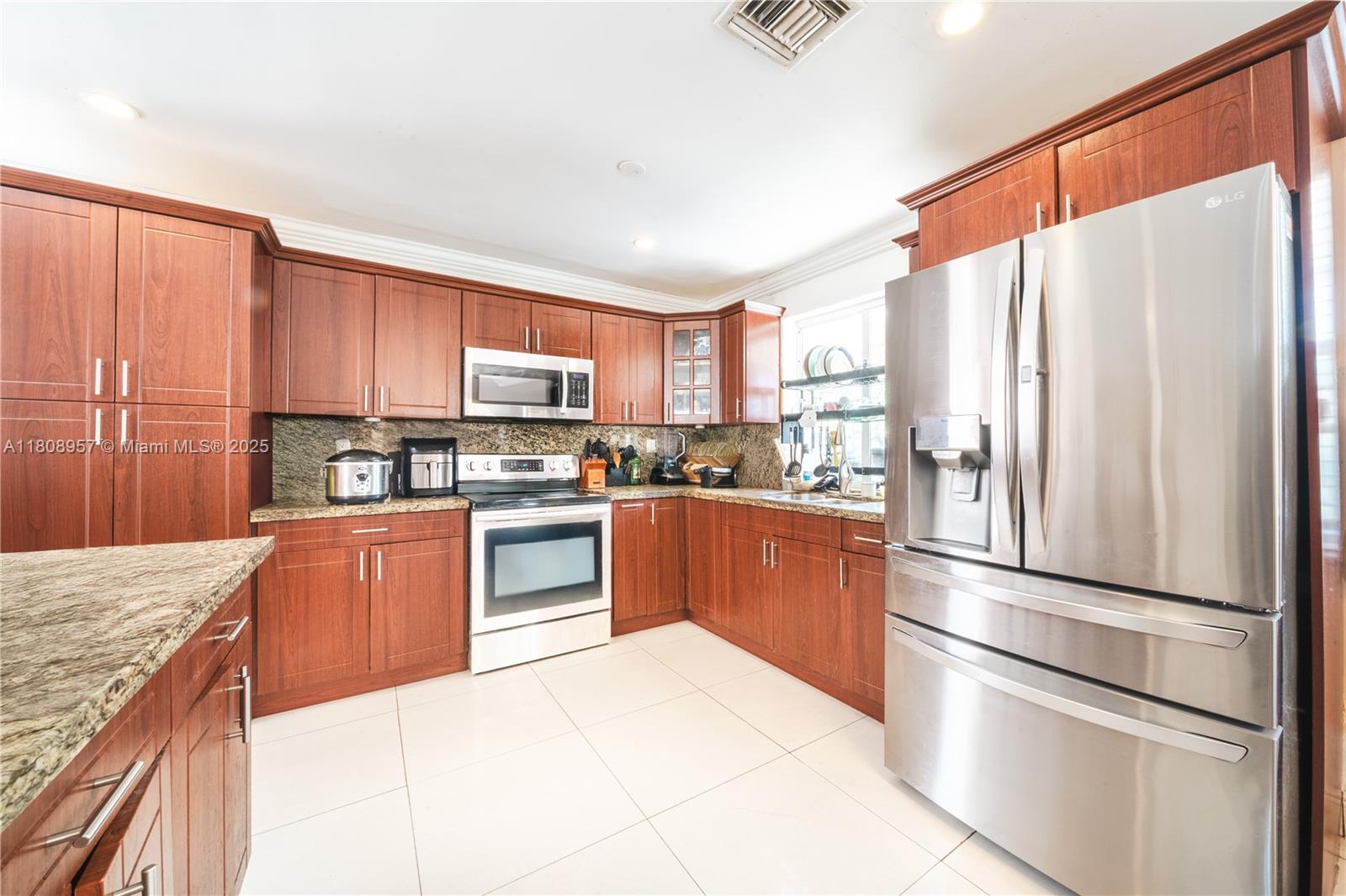 WESTON VILLAGE - Residential