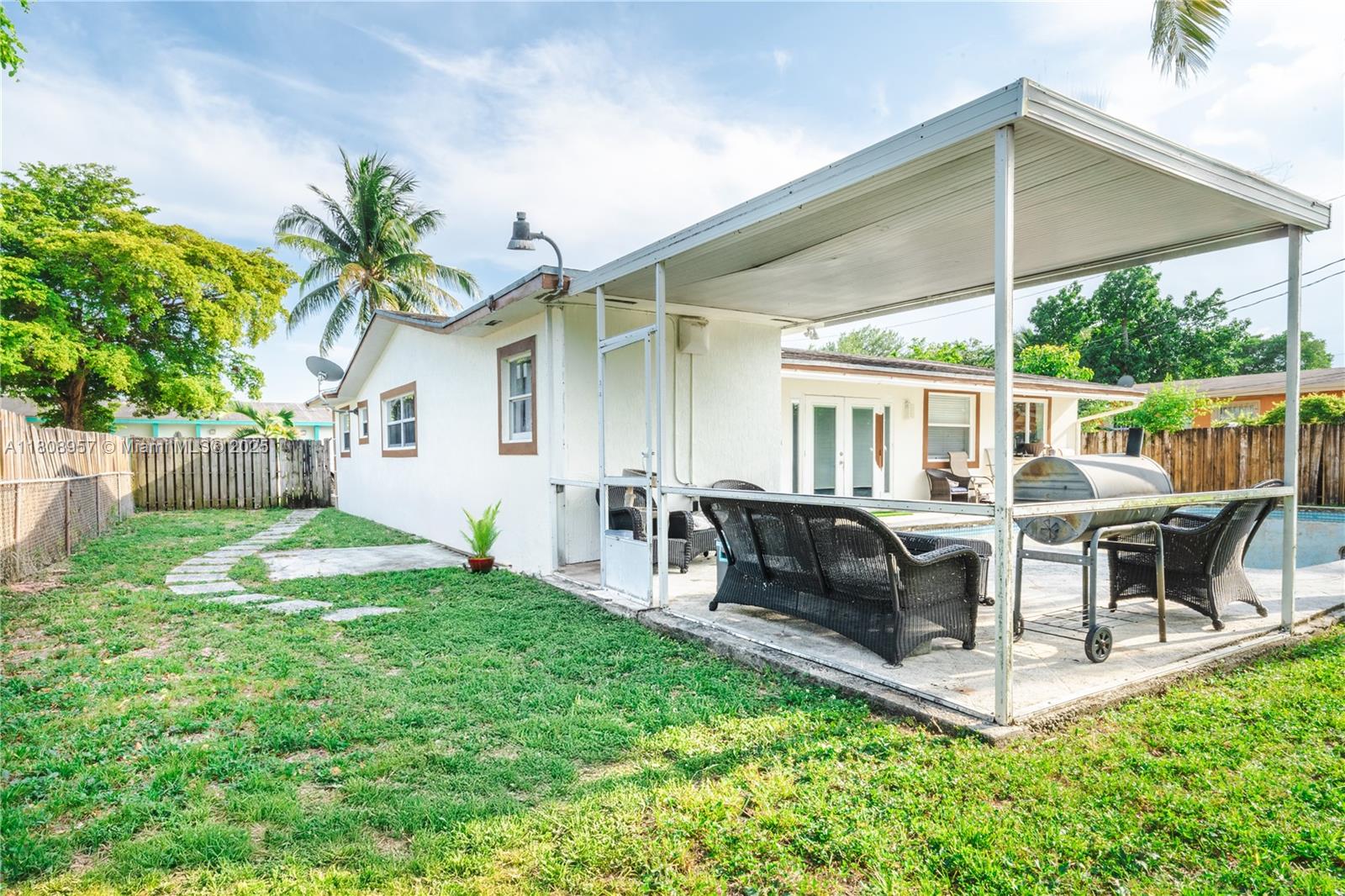 WESTON VILLAGE - Residential