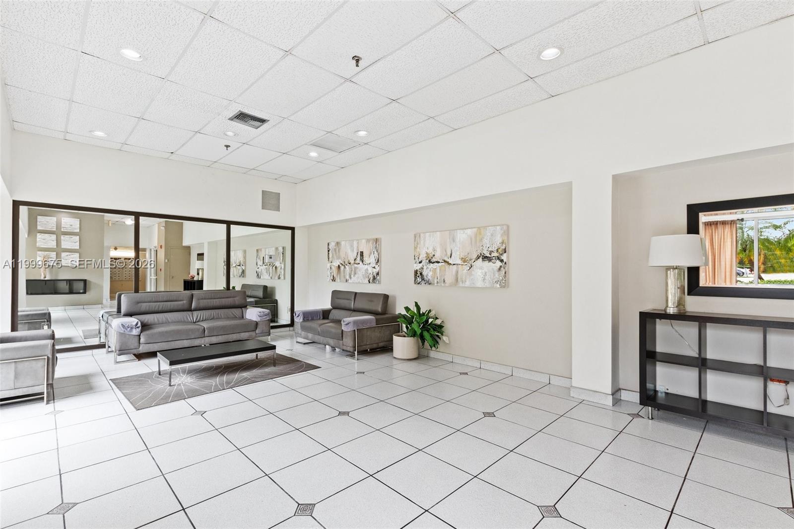 FAIRVIEW HOUSE CONDO - Residential